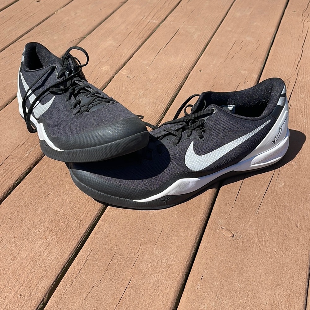 Kobe 8 System TB Black-Metallic Silver-White Size 17